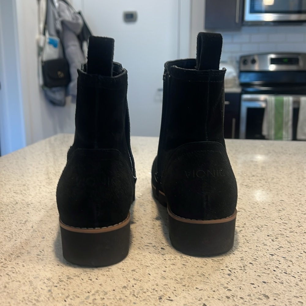Vionic Brighton Ankle Boot, Black Suede, water repellent, size 8.5